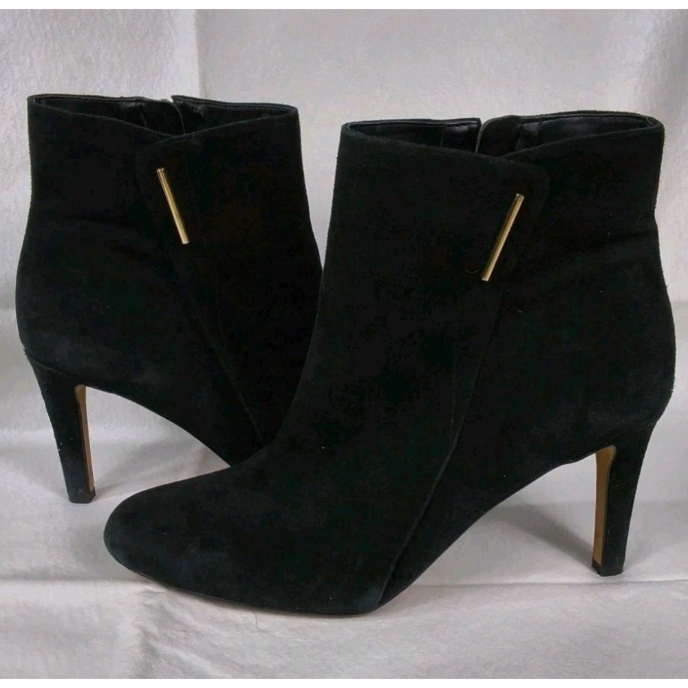 Vince Camuto Black Suede Pointed Toe Ankle Booties 9.5M Gold Bar